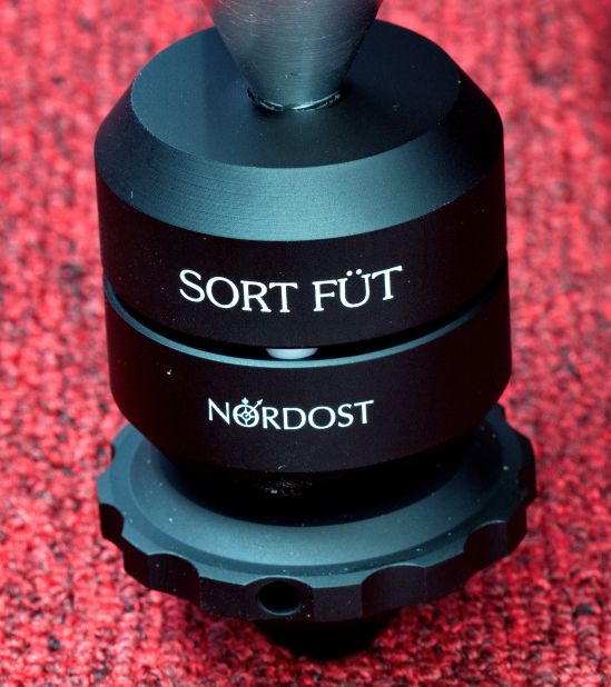 Nordost Sort Fut – chân chống rung cho loa hi-end và kệ máy